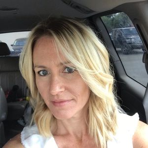 Meet your Posher, Cynthia